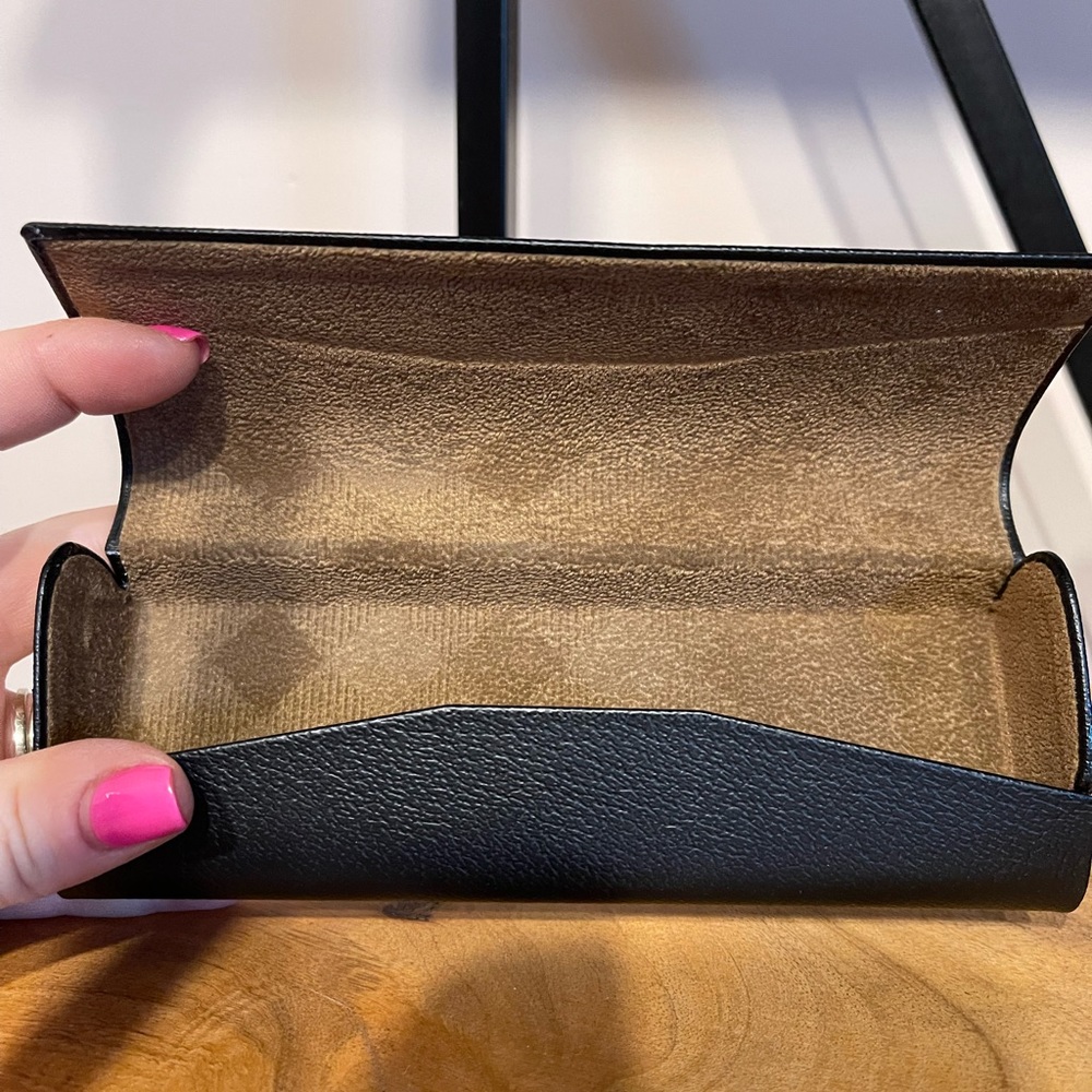 Burberry Eyeglass Case - Picture 4 of 5